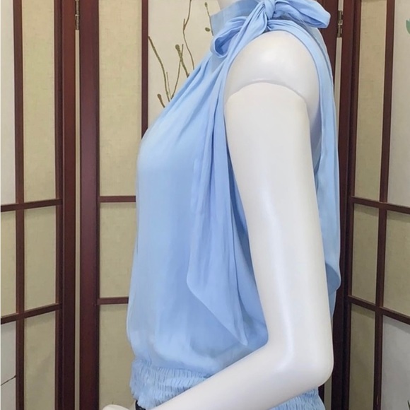 Pretty blue top 💙 - Picture 4 of 6